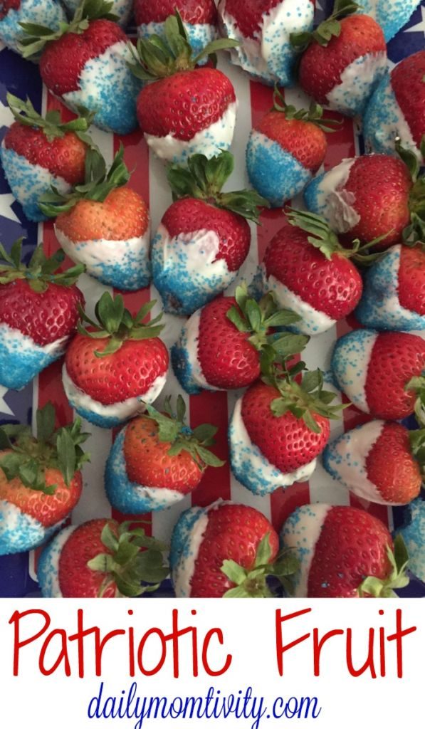 Patriotic Fruit, a fun treat to make with your kids for this holiday! https://dailymomtivity.com
