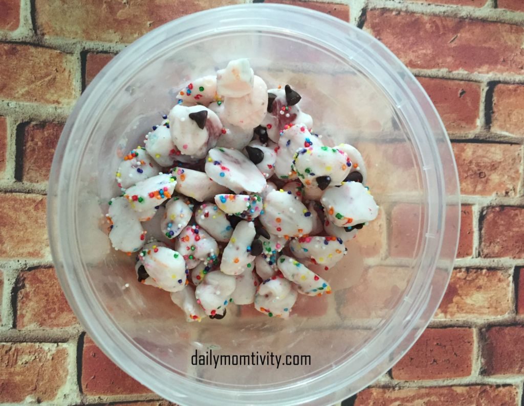 frozen yogurt bites, the perfect summer snack 