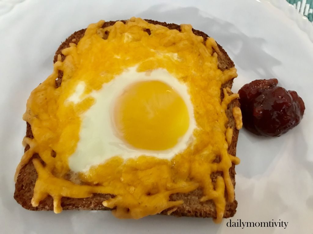 cheesy egg toast 