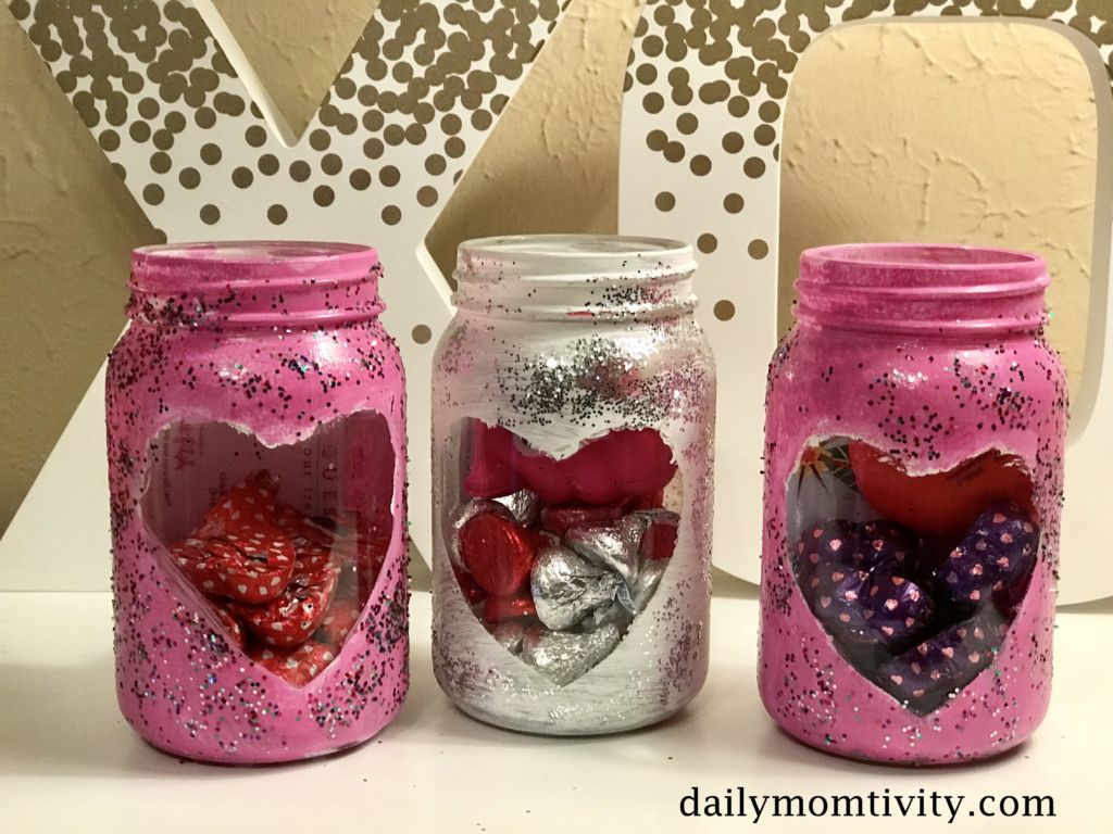 How to Decorate Mason Jars for DIY Gifts That Are Actually Pretty